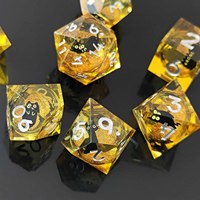 LuxeRoll Black Cat avec noyau liquide doré, ensemble de dés polyédriques en résine 7 pièces pour D&D et jeux de rôle sur table, dés à thème chat personnalisés