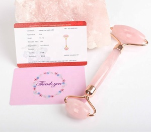 Boîte personnalisée de haute qualité natura quartz rose rose 100% rouleau de jade gua sha ensemble pour le visage - Product Image 2