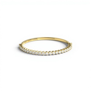 Anillo de Boda Moderno y Ligero con Micro Pavé de Diamantes Chapado en Oro de 18K, Corte Media Eternidad, Apilable, Joyería Fina - Product Image 1