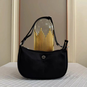 Bolso de Hombro Mini Impermeable de PU para Mujer City Essentials, Nuevo Bolso Bandolera Casual con Diseño Floral - Product Image 4