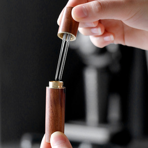 เครื่องกวนผงกาแฟแบบพกพาด้ามจับทำจากไม้บาริสต้าอุปกรณ์8เข็ม - Product Image 4