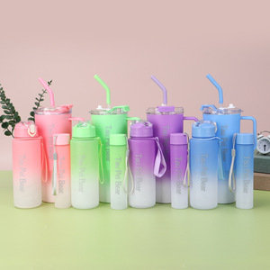 Botella <span class=keywords><strong>de</strong></span> Agua Deportiva <span class=keywords><strong>de</strong></span> Plástico <span class=keywords><strong>de</strong></span> Gran Capacidad para Exteriores, con Degradado, <span class=keywords><strong>de</strong></span> 40 oz, Tres Piezas, con Pajita, para Automóvil - Product Image 1