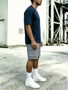 Ensemble décontracté d'été <span class=keywords><strong>2</strong></span> pièces pour hommes : T-shirt col en V et short cargo imprimé cachemire rayé – Survêtement streetwear pour hommes - Product Image 3
