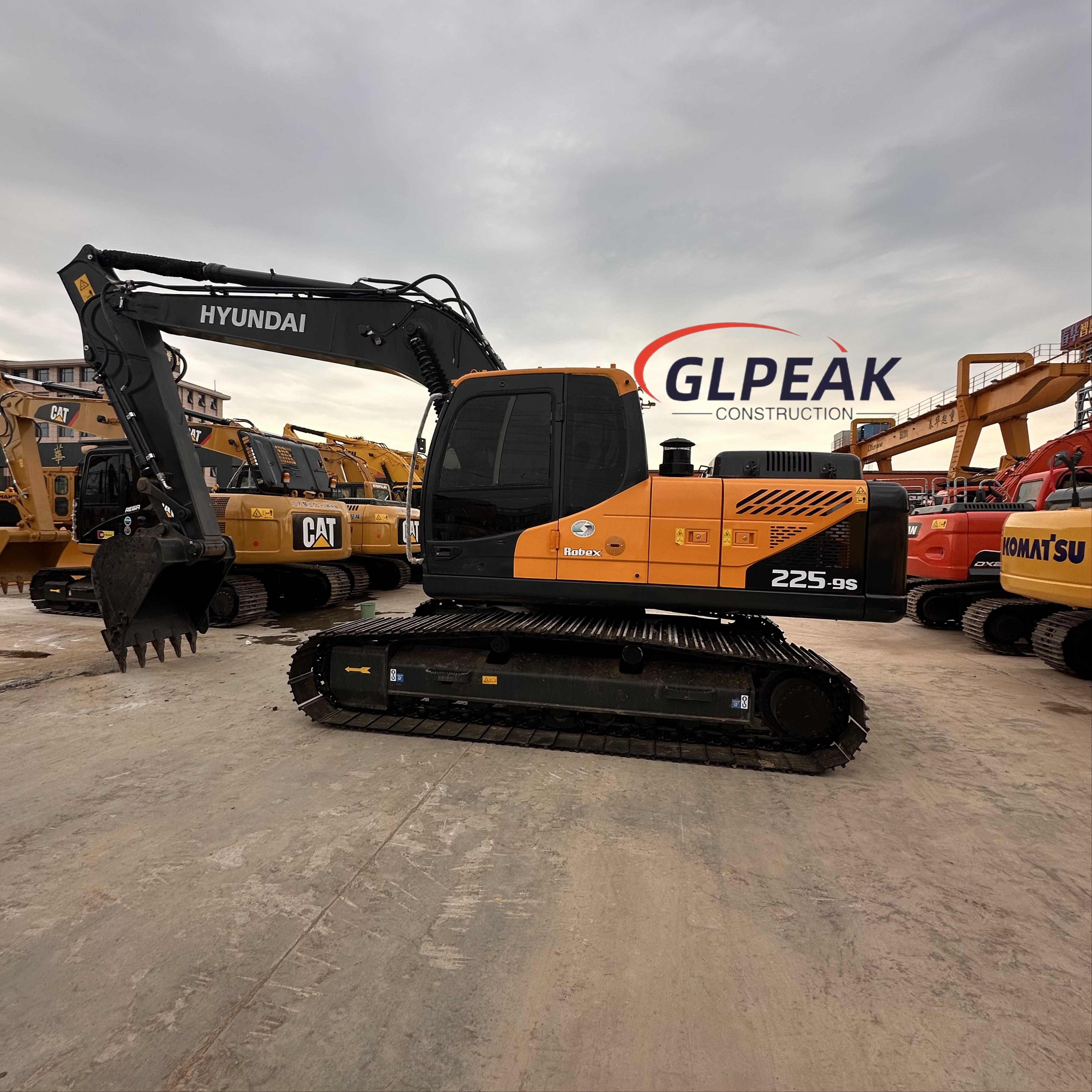 22.5tons Hyundai R225-9S Hydraulic Crawler Excavator Used Digging Construction Machinery Optional Attachments