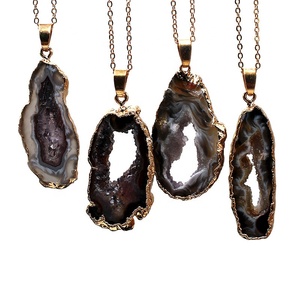 Agate naturelle Géode Pendentif Cristaux Pierres de Guérison Agate Rough Galvanoplastie Pendentif Collier DIY Bijoux Accessoires - Product Image 1