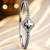Bracelet manchette plaqué or Resoul Rétro Trèfle à quatre feuilles en zircon, motif floral délicat et unique, accessoires de bijouterie pour femme