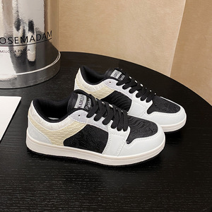 Sneakers Xiao Lant Bianche e Nere con Lacci Piatti e Rete Traspirante per Uomo e Donna, Tendenza Moda Autunno 2025, Casual e Traspiranti - Product Image 4