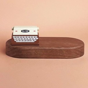 Adorno de Madera Maciza con Base Ovalada Ying Yiyi, Decoración con Señalización Vial para el Hogar, Acabado Mate, Artesanía de Madera Hecha a Mano - Product Image 2