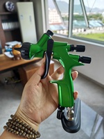 Pistolet à peinture pneumatique à alimentation par gravité VEROGO avec gobelet blanc pour la finition des voitures et des meubles