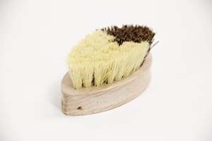 Brosse de nettoyage sans plastique à poils de bois de hêtre naturel et de fibre d'agave écologique de style design manuel pour voiture - Product Image 3