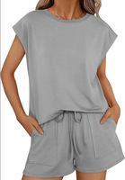 Tenues d'été 2 pièces pour femmes, haut ample à manches courtes et col rond et short à poches avec cordon de serrage, ensemble de survêtement décontracté