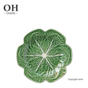 Service de vaisselle en céramique vert doré, vaisselle de luxe légère, porcelaine fine européenne, assiettes faites à la main peintes à la main, assiettes à steak et à salade - Product Image 4