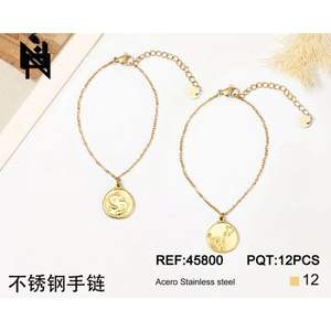 Bracciale con ciondolo a moneta in acciaio inossidabile Zz, tono oro, catena regolabile, gioielli alla moda da donna - Product Image 1