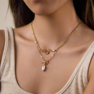 Collana J&D Jewelry Snake Wave in acciaio inossidabile placcato <span class=keywords><strong>oro</strong></span> 18 carati con pendente a goccia in zirconia per donna, impermeabile, regalo minimalista. - Product Image 4