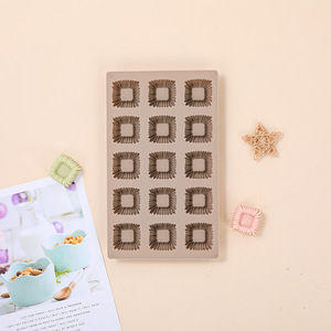 แม่พิมพ์ซิลิโคนทำขนมหวาน DIY รูปทรงสี่เหลี่ยมสำหรับทำไอศกรีม มูสเค้ก รูปทรงใบโคลเวอร์สี่แฉกที่สวยงาม - Product Image 2