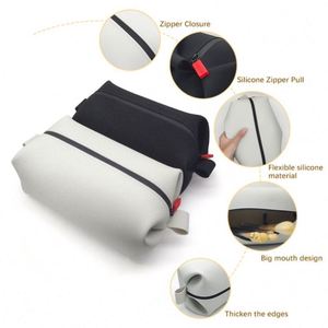 Sac de voyage extérieur tendance en silicone, grand format, portable, résistant à l'eau, imperméable et écologique - Product Image 4