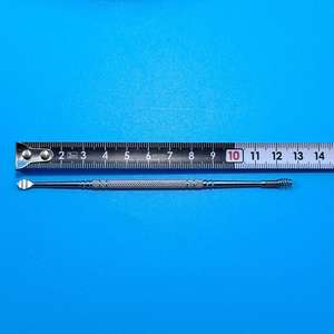 Limpiador de oídos de acero inoxidable, con doble cabezal de resorte, extendido, herramienta de limpieza de oídos de estilo clásico para uso doméstico, adultos y niños. - Product Image 1