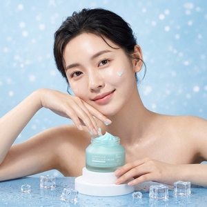 Crème hydratante apaisante à l'eau oxygénée de Guaiazulène HA, marque privée, pour réparer la barrière cutanée et hydrater les peaux sensibles - Product Image 6