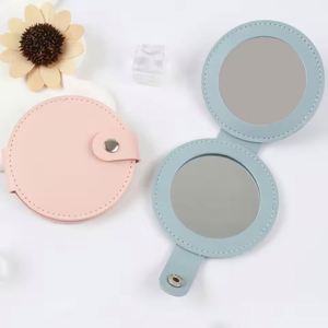 Nouveau miroir cosmétique compact rond double face pliable en cuir PU et verre, personnalisable avec logo - Product Image 1