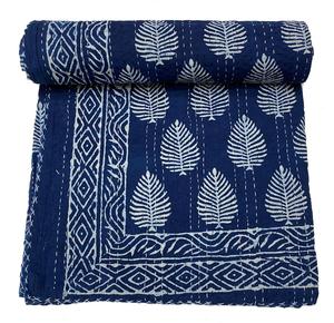 Cubrecama Kantha con Estampado a Mano Indio, 90x108 Pulgadas, Diseño de Hojas Indigo, Colcha de Algodón para Cama Doble, Cubrecama Hecho a Mano - Product Image 4