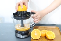 SHANGKAI Elektrische Citruspers SKD Sinaasappelpers Onderdelen 40w 700ml Modern Eenvoudig Compact Ontwerp Dubbele Kop Elektrische Citruspers