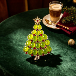 Broche Arbre de Noël en Alliage Plaqué Or avec Strass Verts, Unisexe, Idéale pour Cadeau de Fête, Mariage, Bijou de Décoration Festive - Product Image 1