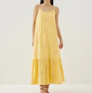 Robe Maxi Cami Quotidienne Élégante Brodée à Volants Revivled Blooms Pour Femmes