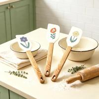 Spatule japonaise en silicone de qualité alimentaire avec manche en bois, spatule à crème pour gâteau, outil de pâtisserie