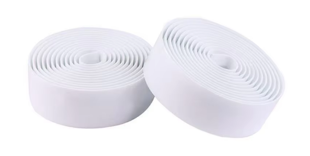 Par de enchufes totalmente blancos para pegamento de acabado