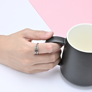 แหวนลายสามเหลี่ยมสไตล์ไวกิ้งแบบเปิดโล่ง สีโรสโกลด์ สำหรับผู้หญิง เหมาะสำหรับเป็นเครื่องประดับหมั้น - Product Image 4