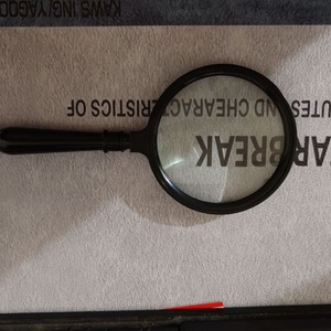 แว่นขยายแบบมือถือ เลนส์แก้วขนาด 90 มม. สำหรับอ่านหนังสือและหนังสือพิมพ์ - Product Image 3