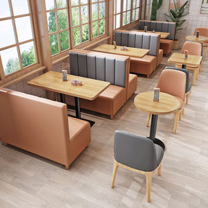 Ensemble de meubles de restaurant modernes avec sièges rembourrés marron et gris et tables en bois - Product Image 3