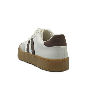 أحذية رياضية رجالية عصرية مسطحة لعام 2026، تصميم جديد بطراز Old Money، سعر منخفض، قابلة للتخصيص، أحذية مطاطية شبكية، إنتاج مباشر من مصنع في وينتشو، تصنيع حسب الطلب - Product Image 4