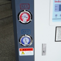 Système de refroidissement industriel à eau refroidie par air 5HP-10HP avec logo personnalisé, compresseur scroll, pompe à aubes et réservoir pour usine
