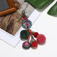 Porte-clés attrape-rêves bohème personnalisé, perles en bois faites à la main, pompons en peluche, breloques, pendentif de sac, porte-clés pour décoration
