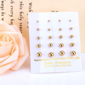 Pendientes de Acero Dorado al por Mayor, Tamaños Variados 2-6mm, Pendientes Quirúrgicos de Moda para Mujer - Product Image 1