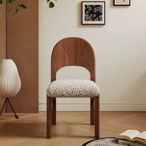 Chaise de salle à manger vintage française en bois massif, style rétro, en noyer, rembourrée, luxe léger, pour maison d'hôtes - Product Image 1