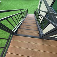 Maison de conteneur pliable extensible à deux étages électrique préinstallée avec escalier intérieur pour villa ou hôtel de luxe