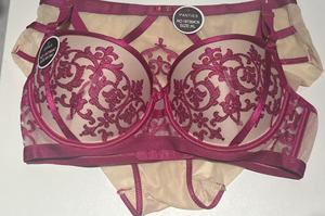 Set <span class=keywords><strong>Reggiseno</strong></span> <span class=keywords><strong>Push</strong></span>-<span class=keywords><strong>up</strong></span> e Slip Ricamato Nero per Donna, Lingerie Sexy in Pizzo e Rete, Set Intimo Senza Cuciture Morbido Traspirante e Leggero - Product Image 3