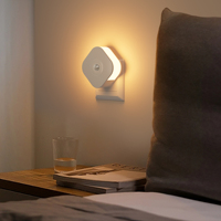 Veilleuse LED carrée à capteur de mouvement PIR, lumière blanche chaude 2700K, à brancher, pour chambre à coucher, couloir, éclairage intérieur