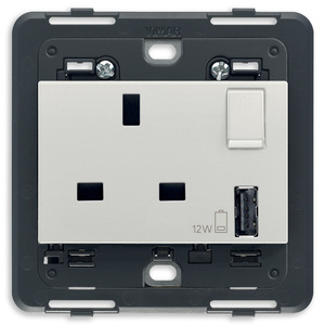 Prise de courant Vimar 13A BS avec port USB A et interrupteur pour installation murale - Product Image 1