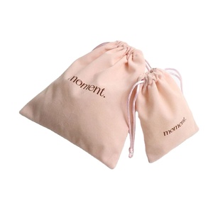 Pochette à bijoux en velours de luxe, recyclable, avec logo personnalisé, résistante à l'humidité, sac à cordon de serrage promotionnel pour bijoux, montres, lunettes - Product Image 1
