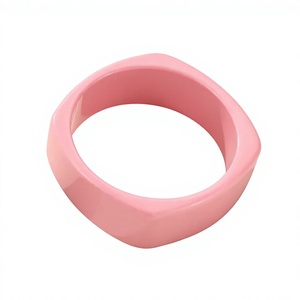 Bracelets en résine jaune à pointes de haute qualité, style punk, uniques et élégants, en céramique, bijoux unisexes tendance pour femme - Product Image 3