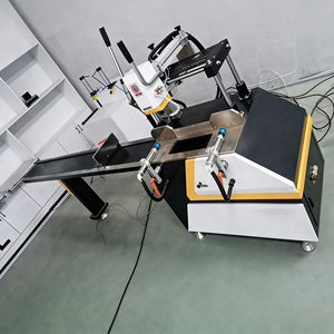 Fraiseuse à <span class=keywords><strong>broche</strong></span> contrôlée par PLC haute vitesse avec fonction de copie et de verrouillage des trous/fentes pour le traitement des fenêtres/portes en PVC/UPVC/aluminium - Product Image 4