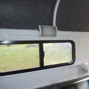 Remorque de luxe pour 2 chevaux à chargement oblique, 4 roues, auvent rétractable, châssis en acier allié, transporteur équin haut de gamme, remorque alimentaire tractable, garantie 1 an - Product Image 2