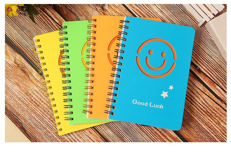 มีสีสัน