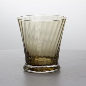 גביע יוקרתי בצבע ענבר עם מרקם ייחודי, עם רגל, לקישוט בית, בר, מסיבות וחתונות |   כלי שתייה מזכוכית איכותית ללא עופרת - Product Image 5