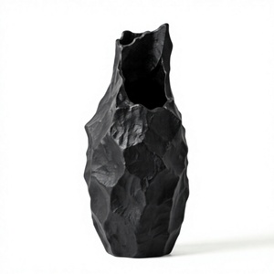 Vase d'art métallique noir de qualité supérieure, surface sculptée irrégulière, élégant support à fleurs pour centres de table de mariage et événements - Product Image 1