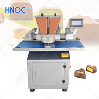 Machine commerciale de dépôt de chocolat de moule de fabrication de chocolat de grand trou de HNOC
