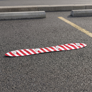 Bastón de Caramelo Inflable de PVC, 8 cm de Ancho x 152 cm de Alto x 8 cm de Profundidad, con Cuatro Soportes para Botellas, Colores Rojo y Blanco, Capacidad para 4 Personas - Product Image 3